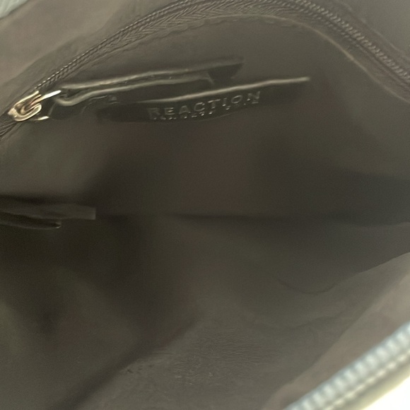 REACTION KENNETH COLE CROSSBODY - Picture 3 of 4